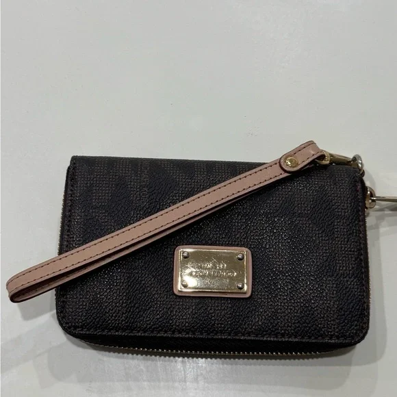 Michael Kors Monogram Wallet - Picture 7 of 13